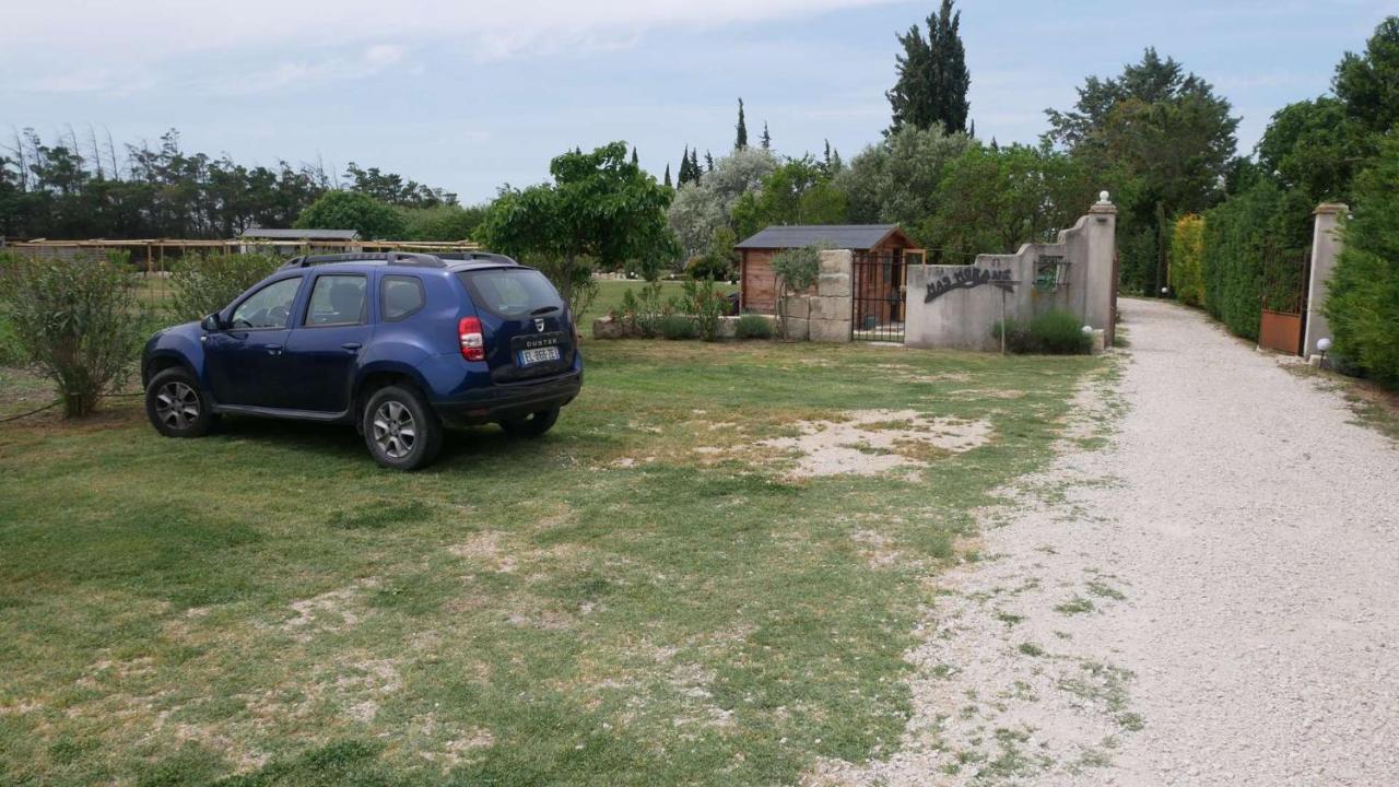 Mas Maurane-Roulotte Avec Spa Prive Aux Portes D'Arles Tarascon Dış mekan fotoğraf